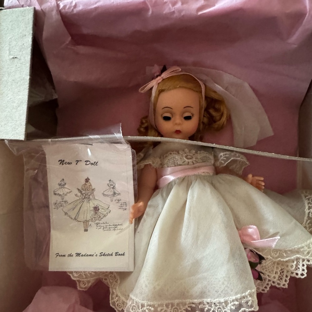 Madame Alexander sketch Book Blue and Pink Doll Box